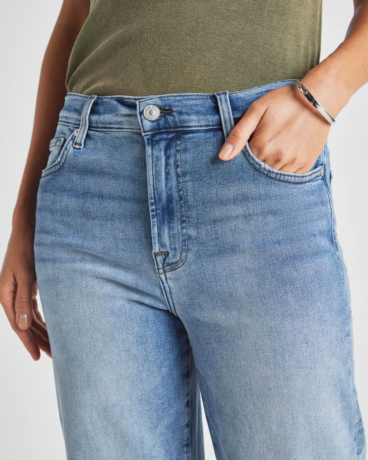 Cropped Wide Leg Jean