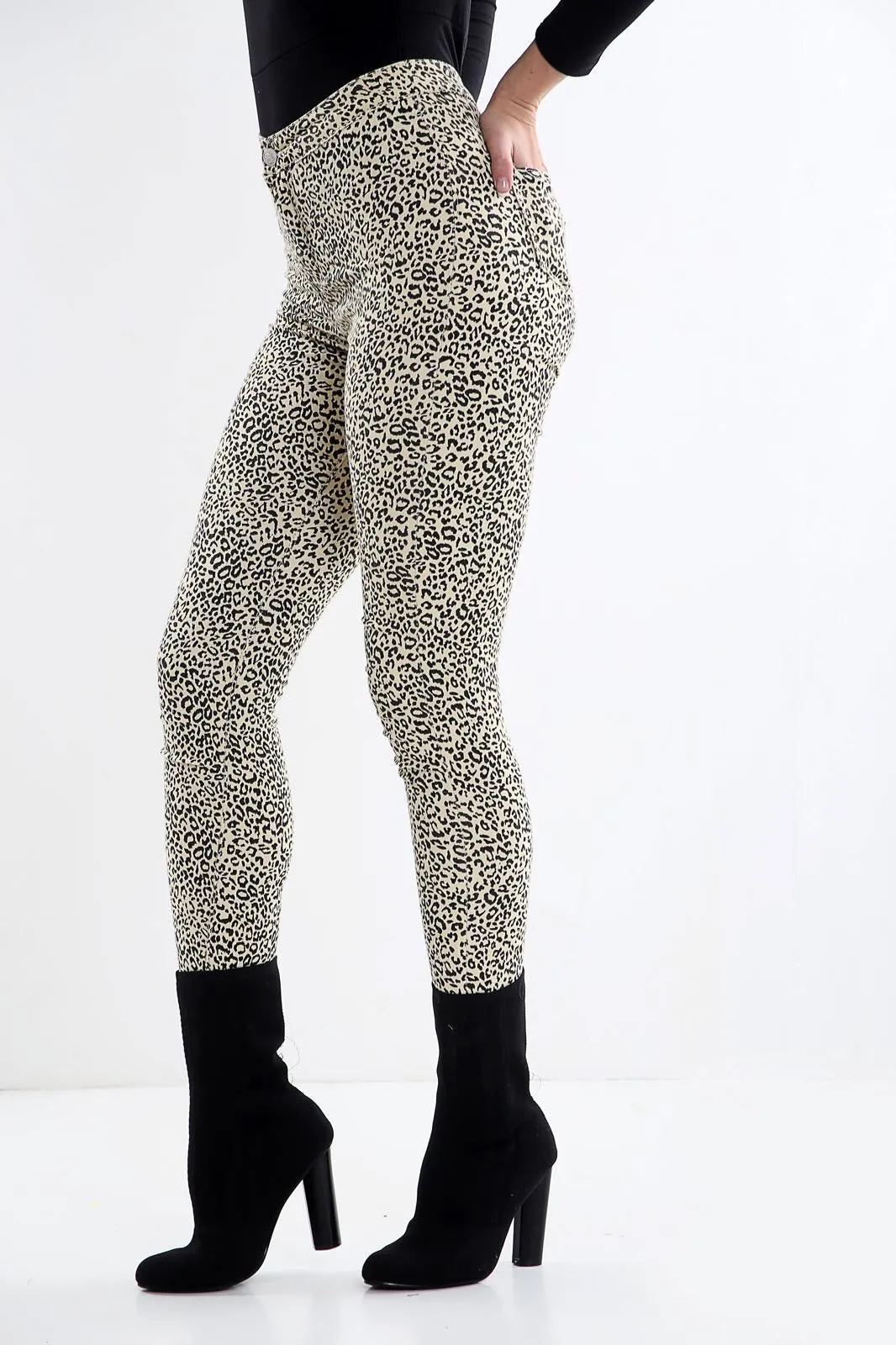 Ladies Leopard Print high waisted jeans