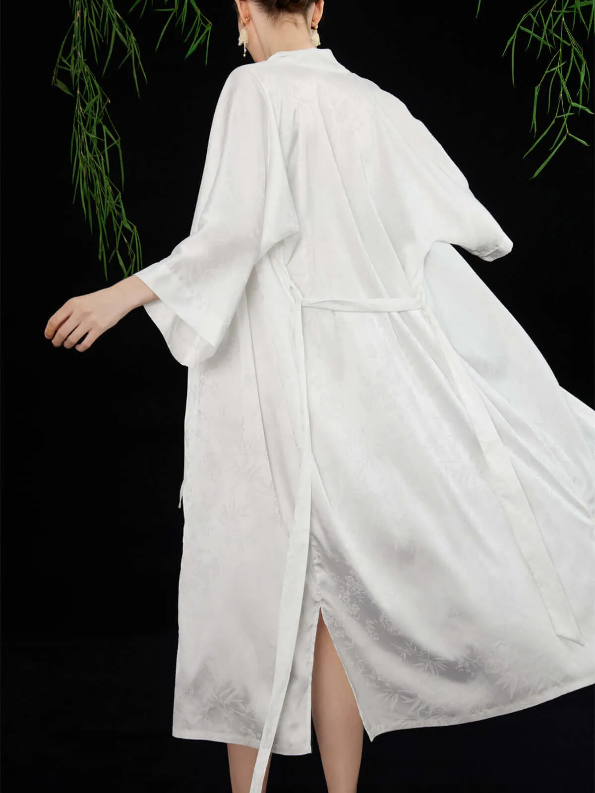 Oriental Jacquard Robe White