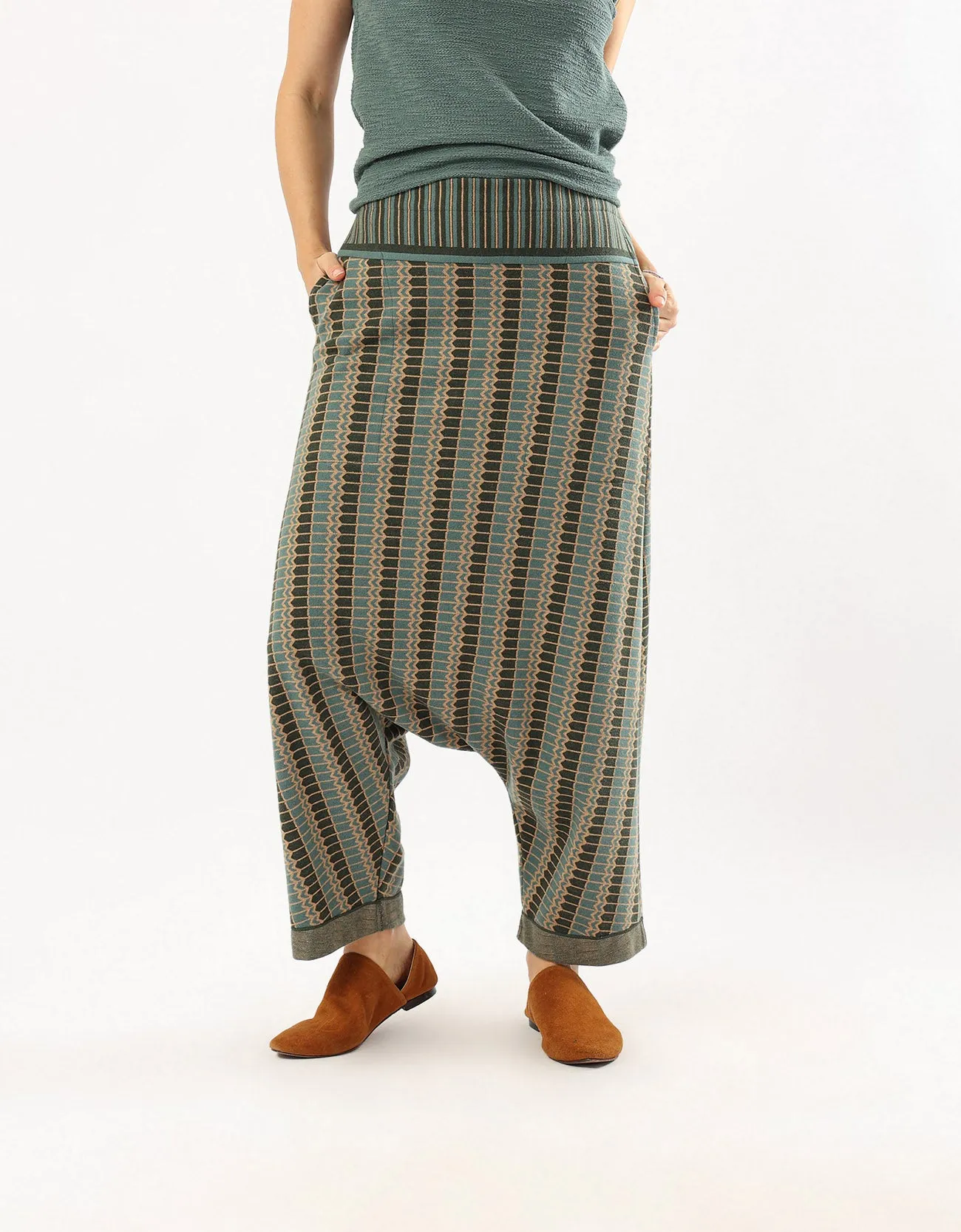 Patterned jacquard pants