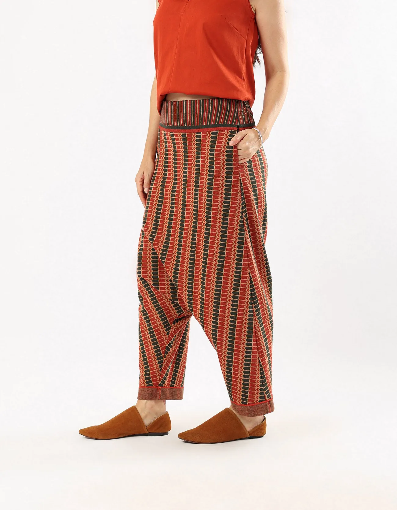 Patterned jacquard pants