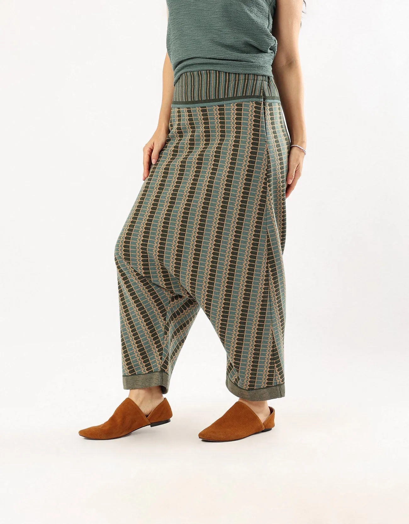 Patterned jacquard pants