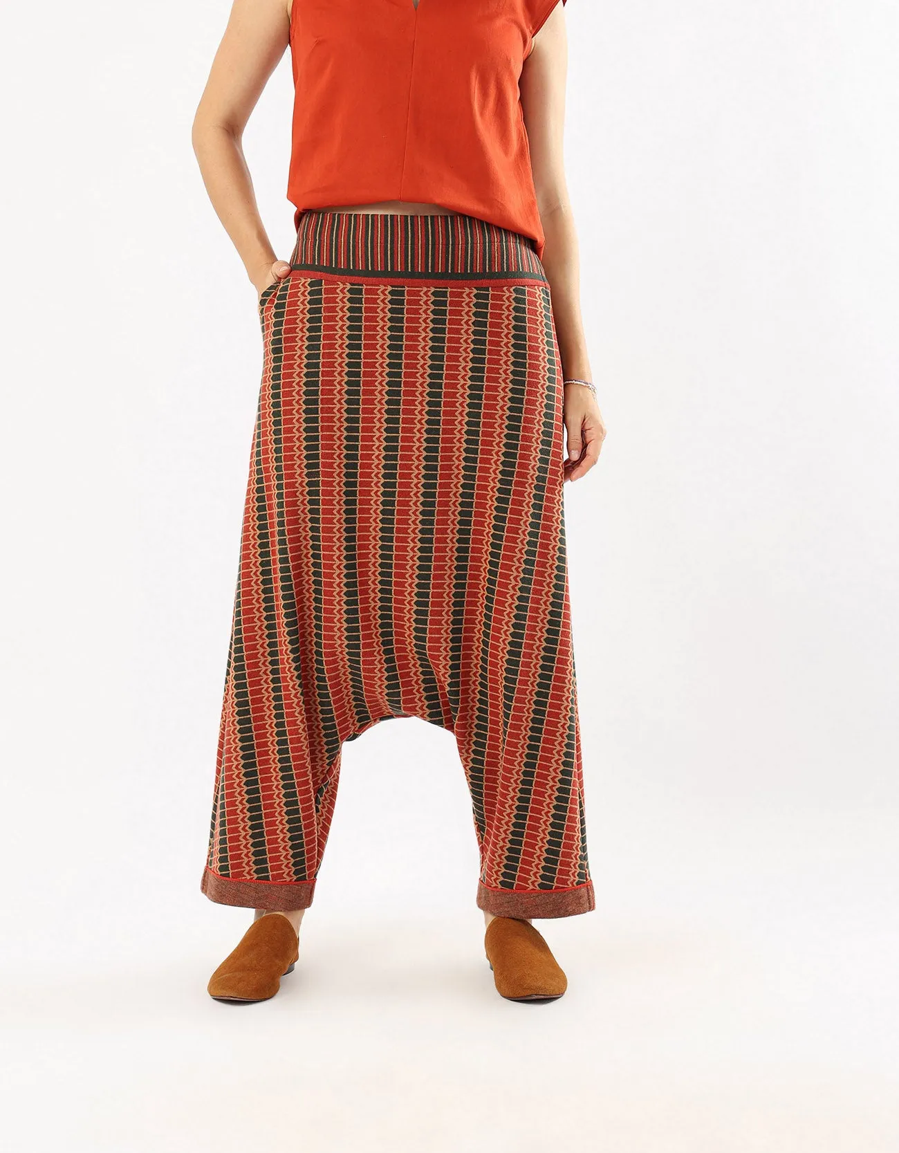 Patterned jacquard pants