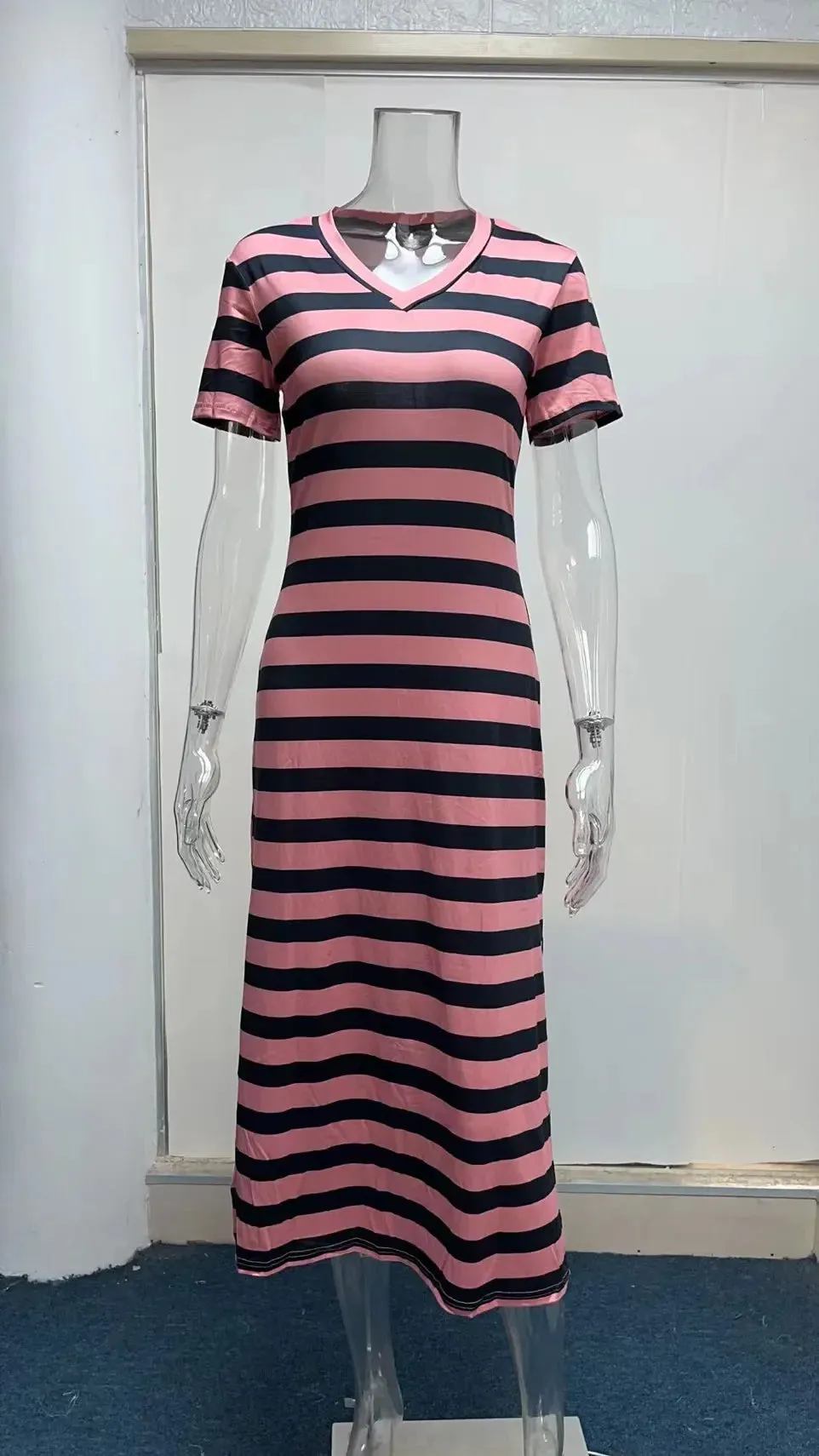 Tee Midi Dress with Side Slits for Outings