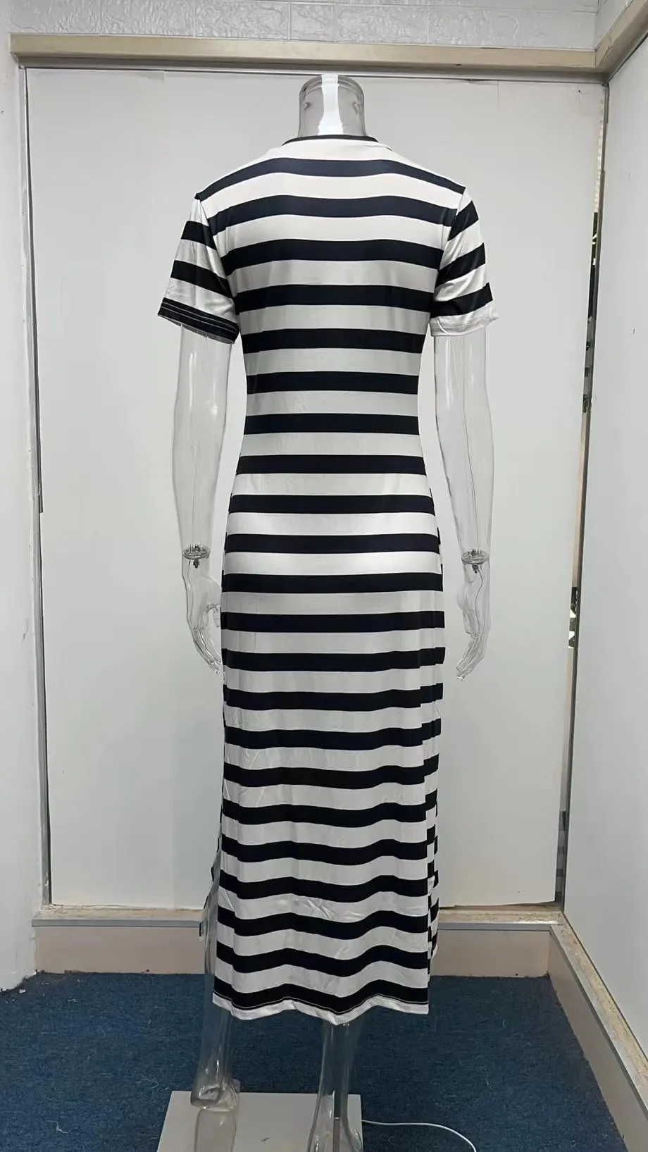 Tee Midi Dress with Side Slits for Outings