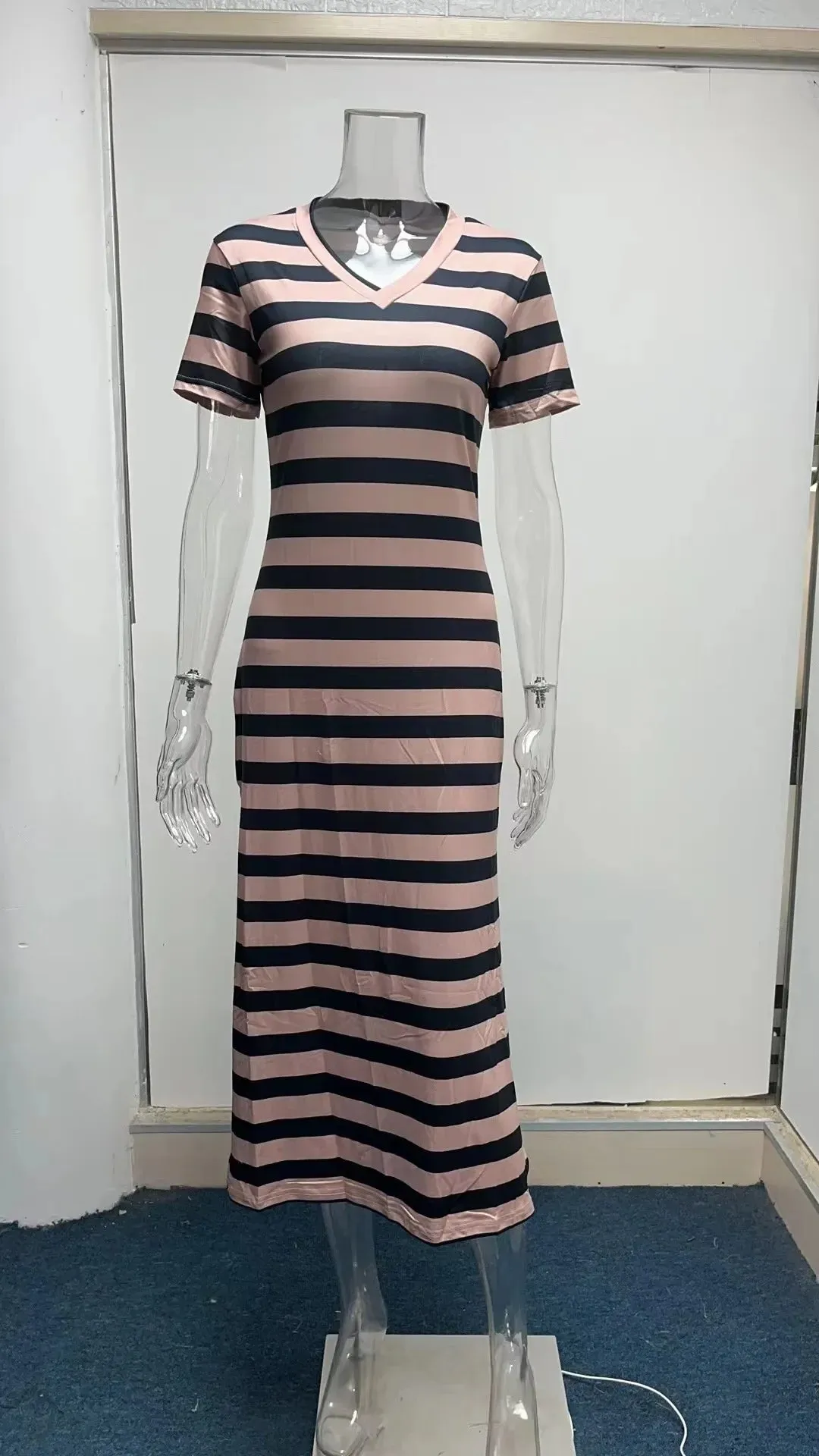 Tee Midi Dress with Side Slits for Outings