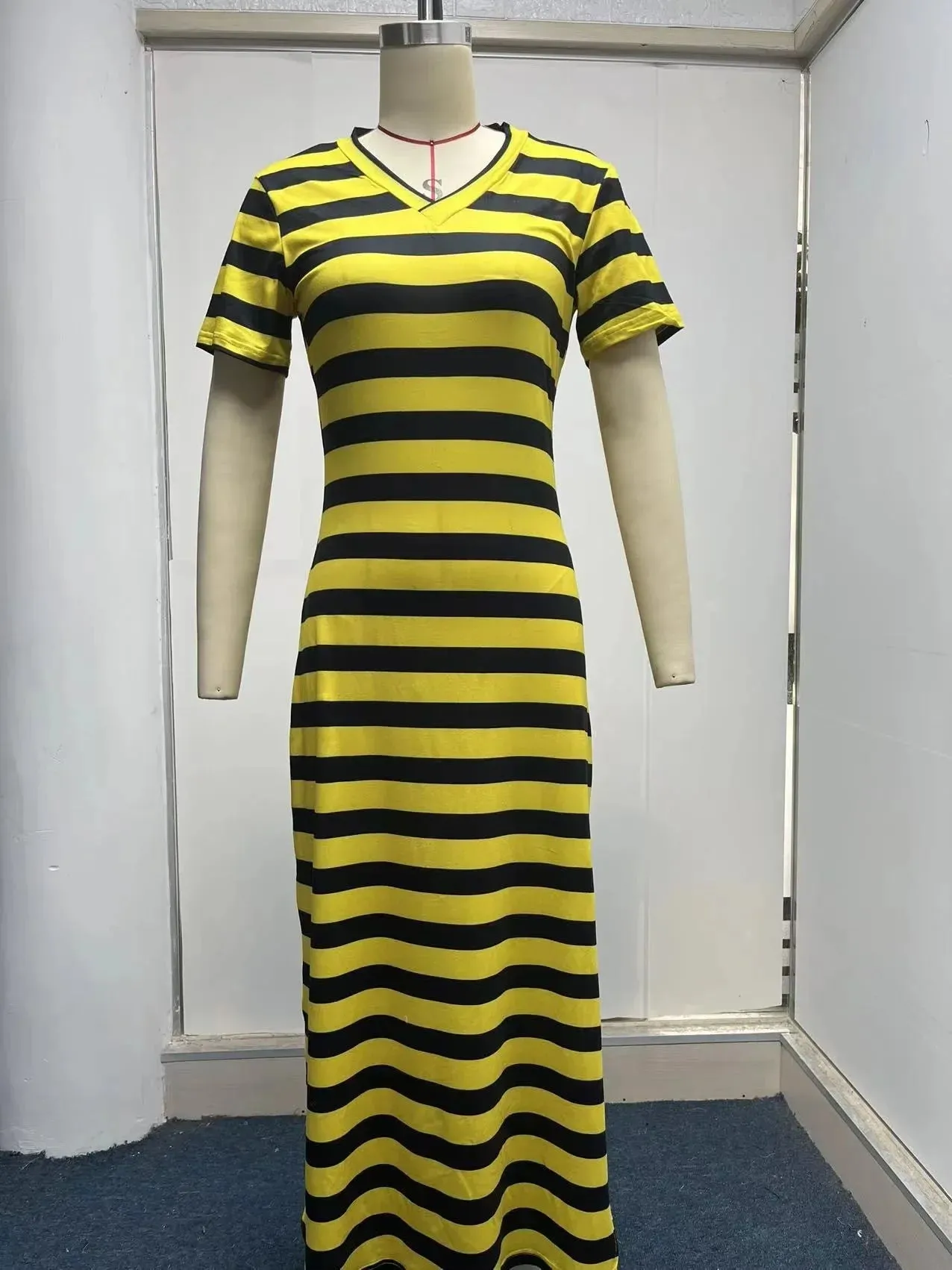 Tee Midi Dress with Side Slits for Outings