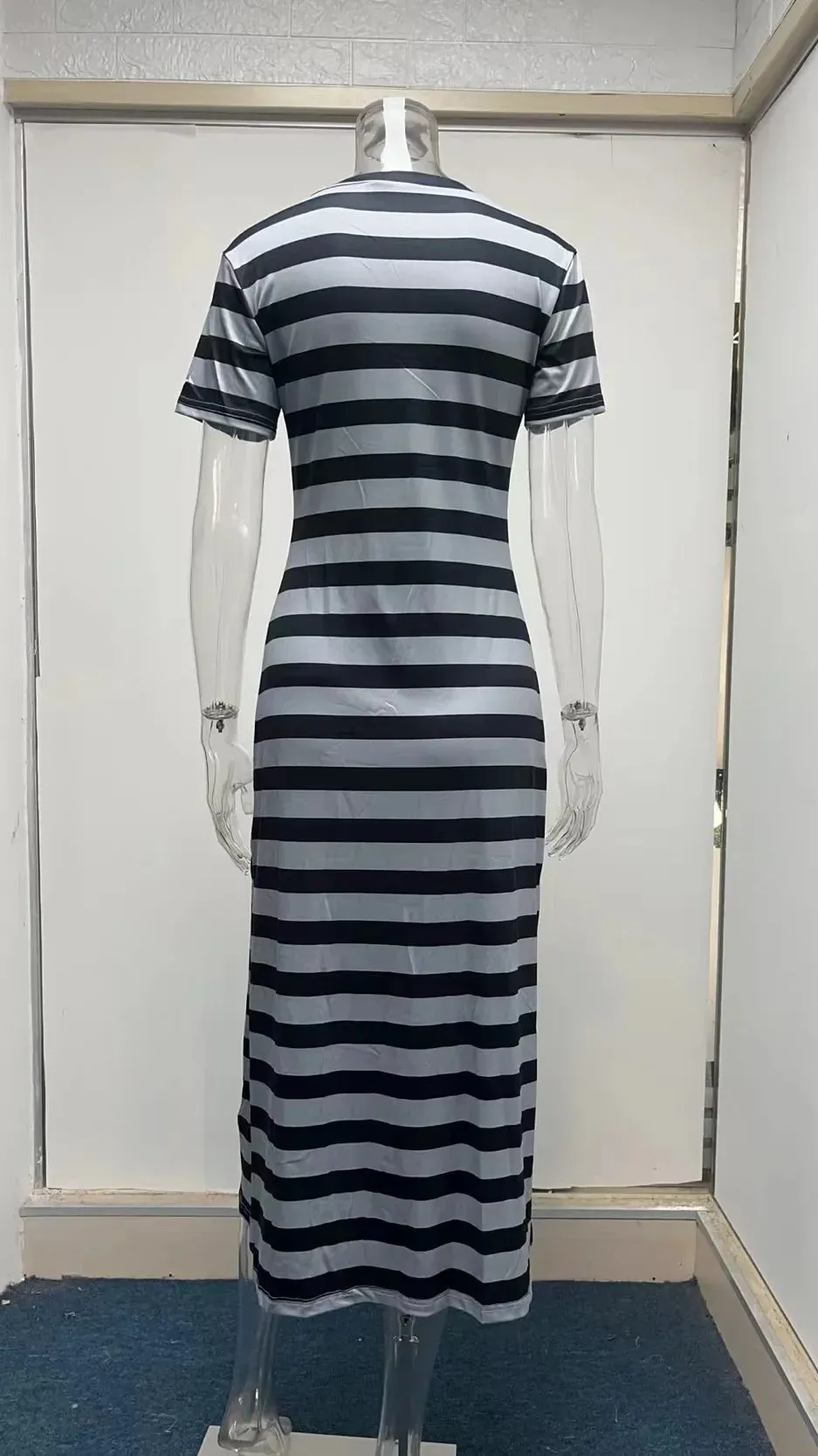 Tee Midi Dress with Side Slits for Outings