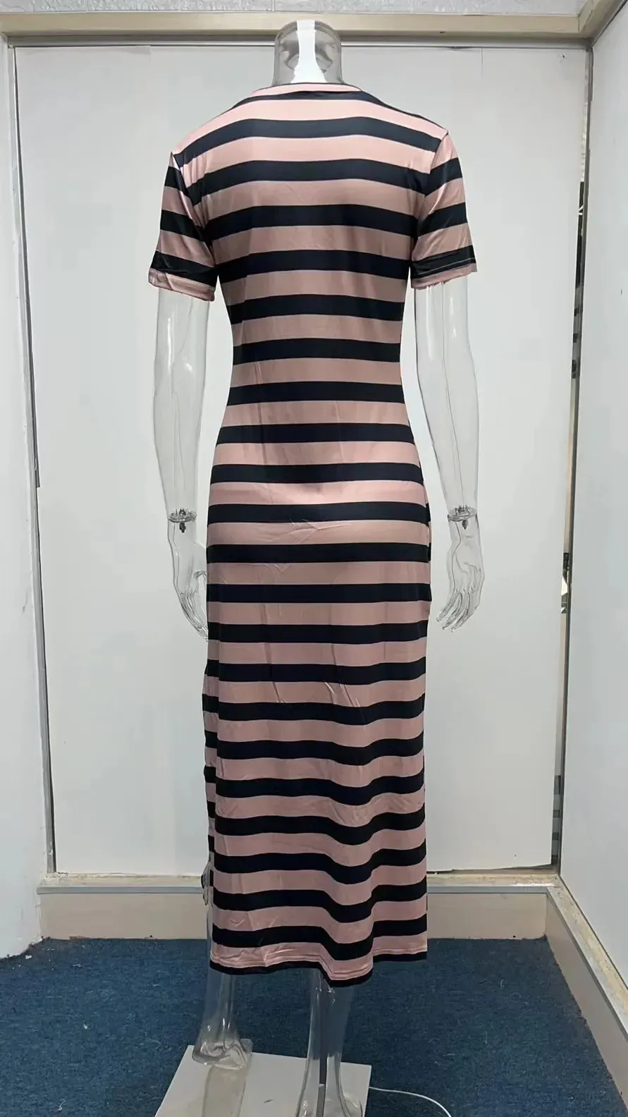 Tee Midi Dress with Side Slits for Outings