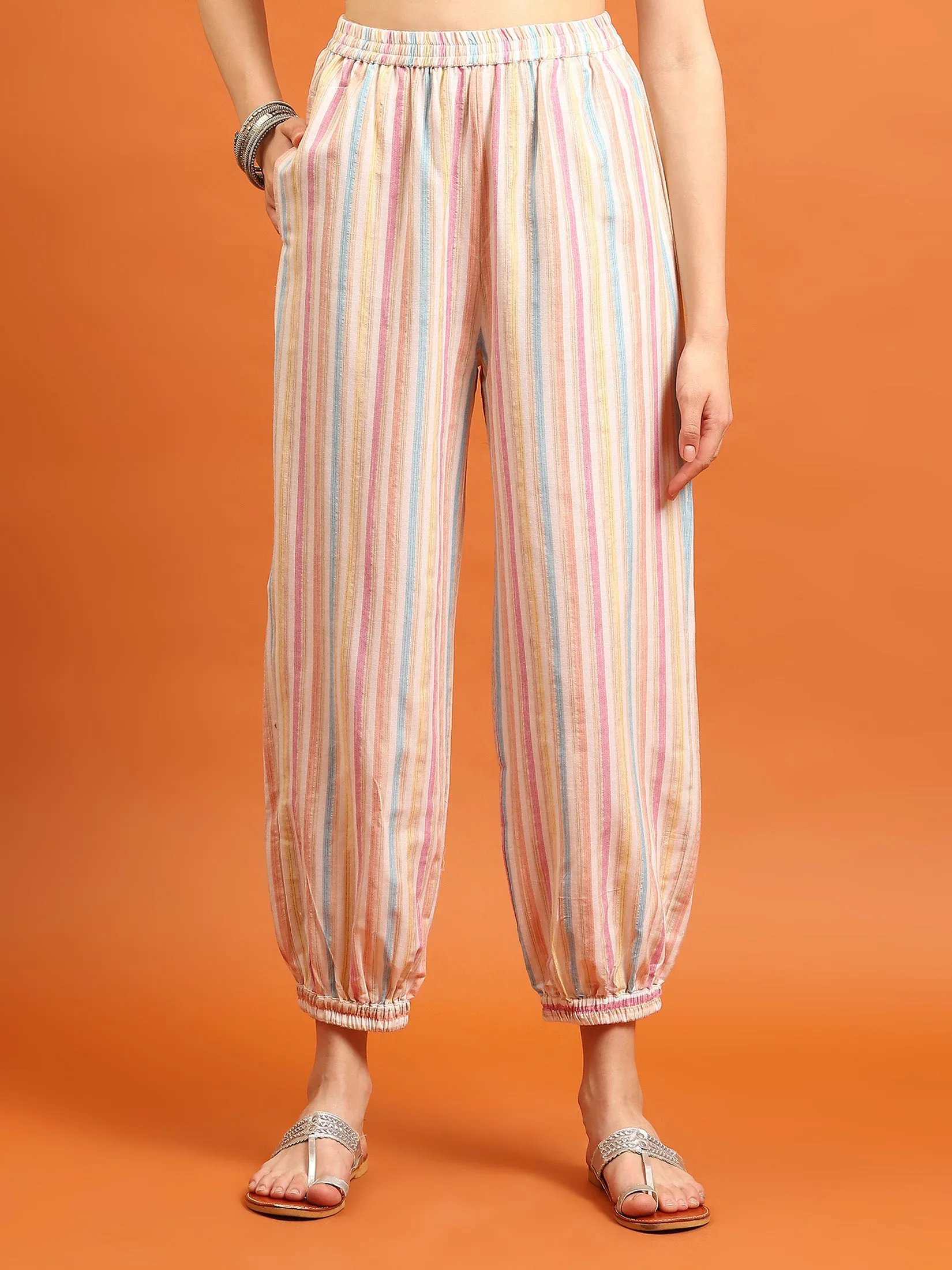 Women Off White Embroidered Kurta With Harem Pant